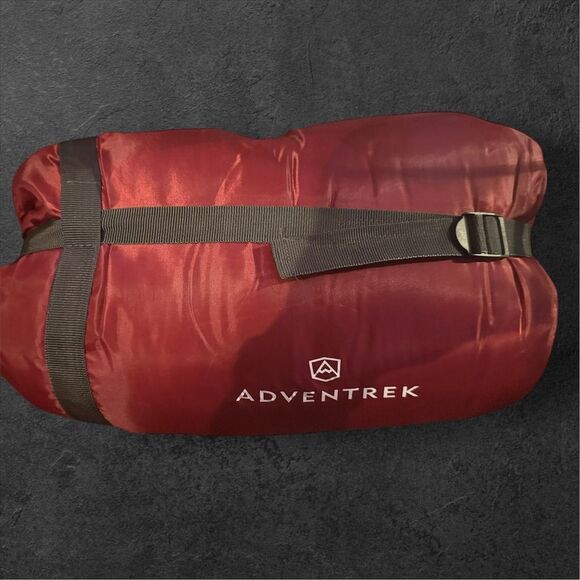 Adventrek Burgundy Double Sleeping Bag with Carrying Bag & Pillows - Picture 2 of 4